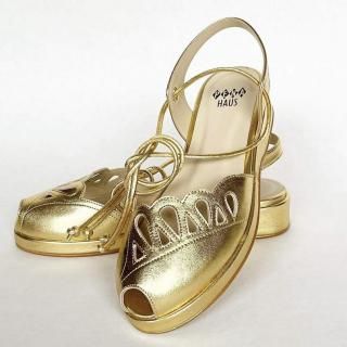 <img class='new_mark_img1' src='https://img.shop-pro.jp/img/new/icons6.gif' style='border:none;display:inline;margin:0px;padding:0px;width:auto;' />Leonor Gold