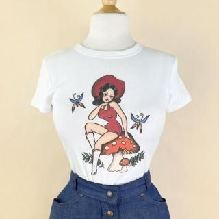 <img class='new_mark_img1' src='https://img.shop-pro.jp/img/new/icons6.gif' style='border:none;display:inline;margin:0px;padding:0px;width:auto;' />Mush Mama Cropped Baby T-Shirt