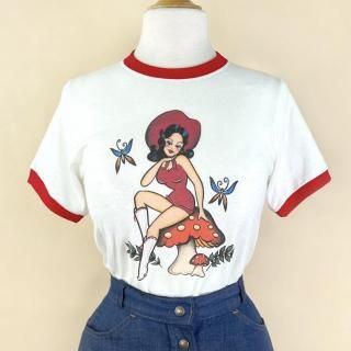 <img class='new_mark_img1' src='https://img.shop-pro.jp/img/new/icons6.gif' style='border:none;display:inline;margin:0px;padding:0px;width:auto;' />Mush Mama Ringer T-shirt