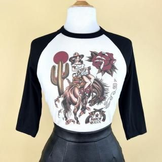 <img class='new_mark_img1' src='https://img.shop-pro.jp/img/new/icons6.gif' style='border:none;display:inline;margin:0px;padding:0px;width:auto;' />Rodeo Queen Cropped Baby 3/4-Sleeve Raglan T-Shirt