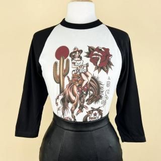 <img class='new_mark_img1' src='https://img.shop-pro.jp/img/new/icons6.gif' style='border:none;display:inline;margin:0px;padding:0px;width:auto;' />Rodeo Queen 3/4-Sleeve Raglan T-Shirt