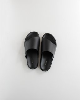 AUTTAA - layered sandals