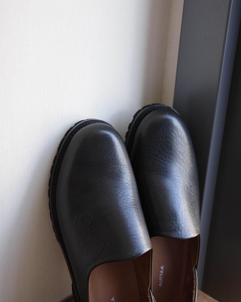 AUTTAAinksblack shoes