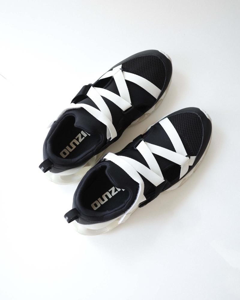 <img class='new_mark_img1' src='https://img.shop-pro.jp/img/new/icons20.gif' style='border:none;display:inline;margin:0px;padding:0px;width:auto;' />MIZUNO - WAVE PROPHECY STRAP