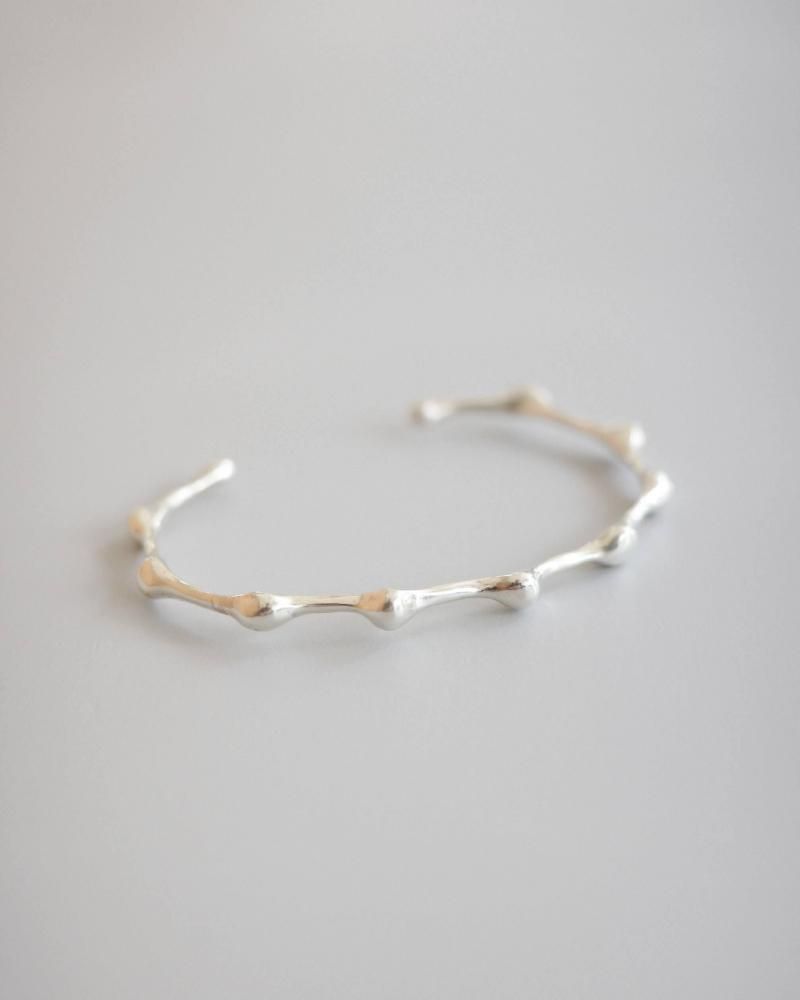EMIKOAMANOPuffy bangle