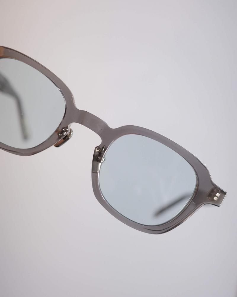 kearnydesmond (clear gray)