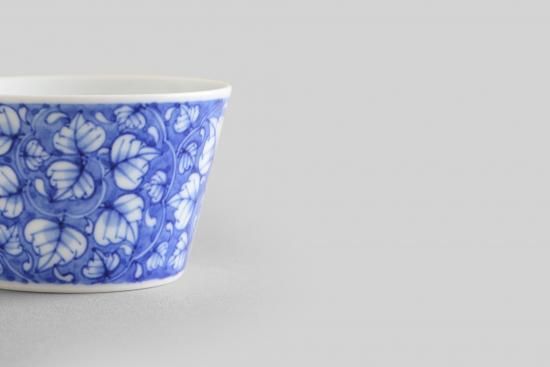希少 黒入荷！ 中仙窯 有田焼 染付 中尾恭純 唐草 花瓶・フラワースタンド