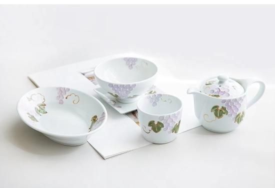 有田焼 徳七窯 一珍葡萄(紫) 茶碗 - クラフト南風