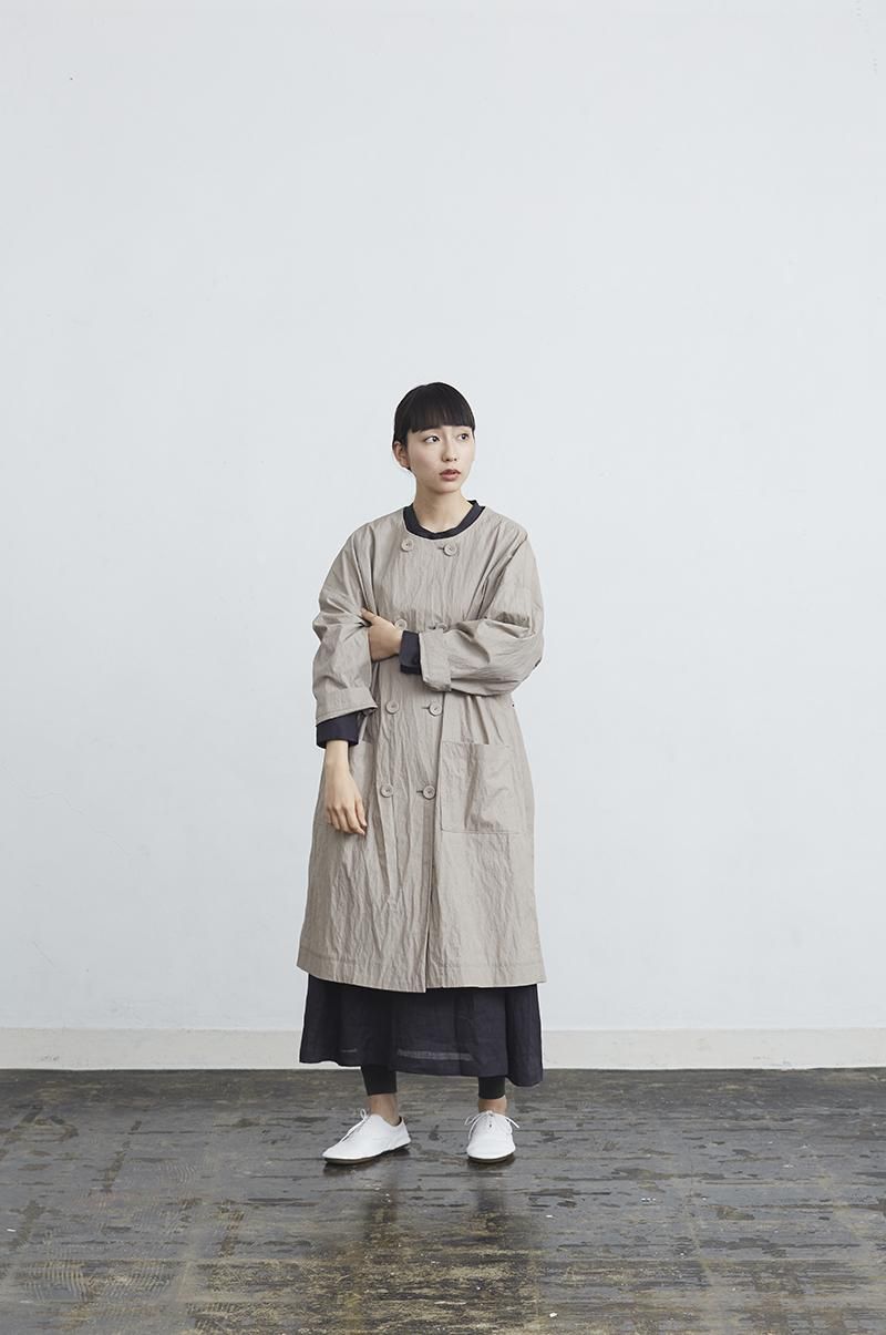 cotton nylon W button spring coat / beige - atelier naruse