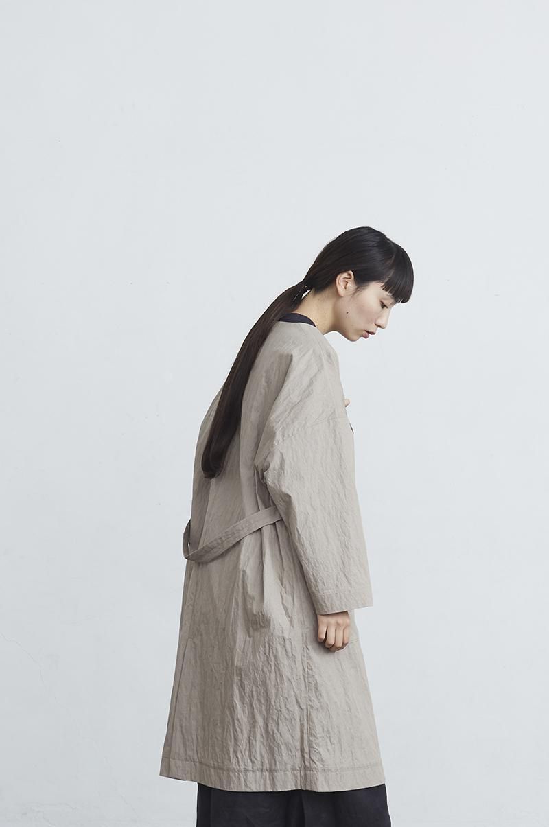 cotton nylon W button spring coat / beige - atelier naruse