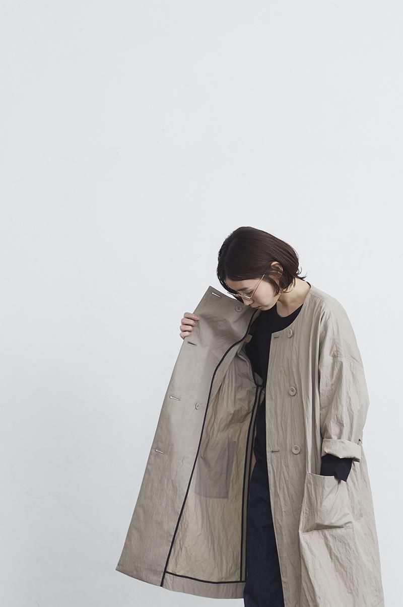 cotton nylon W button spring coat / beige - atelier naruse