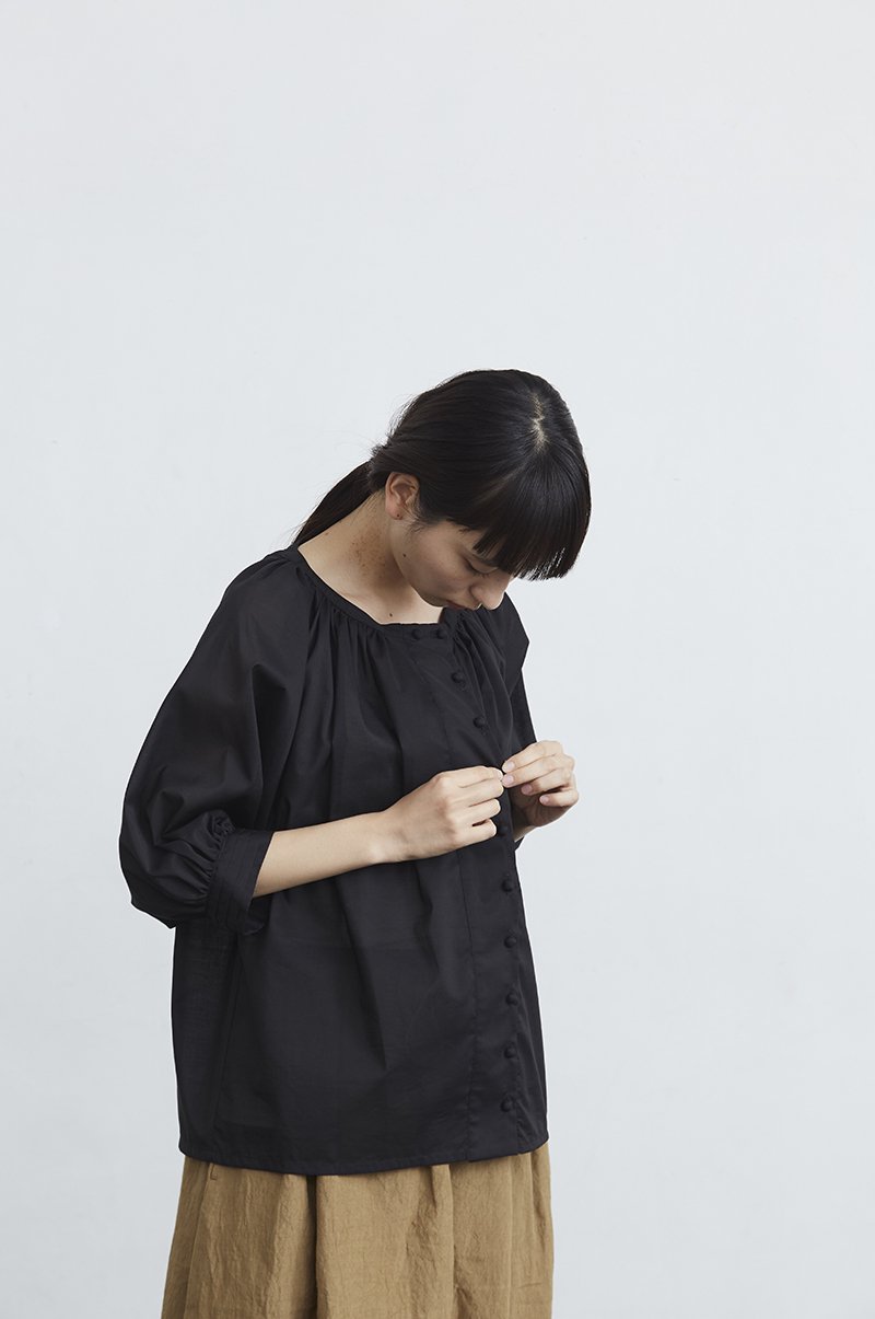 cotton gather smock blouse - atelier naruse | Online store
