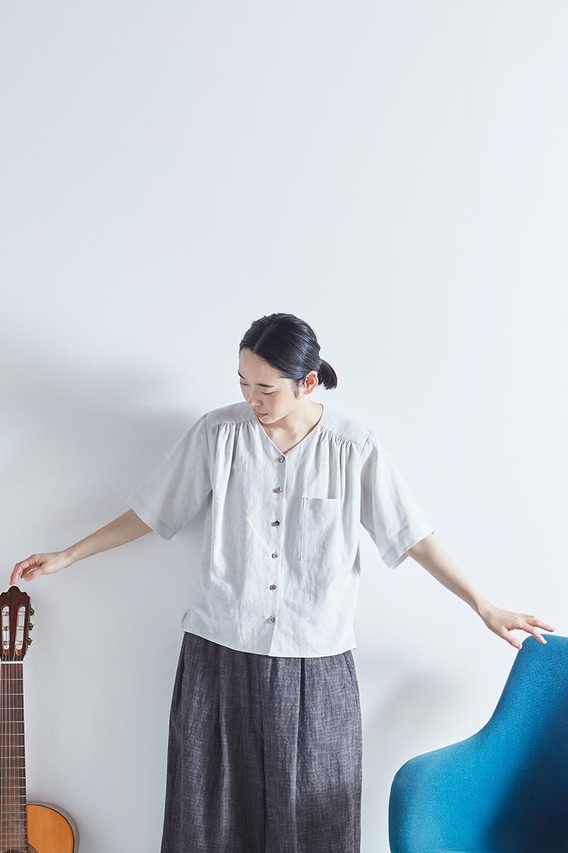 atelier naruse アトリエナルセ　リネンVネックシャツ　鉛白 linen V neck shirt - atelier naruse｜Online store｜the an