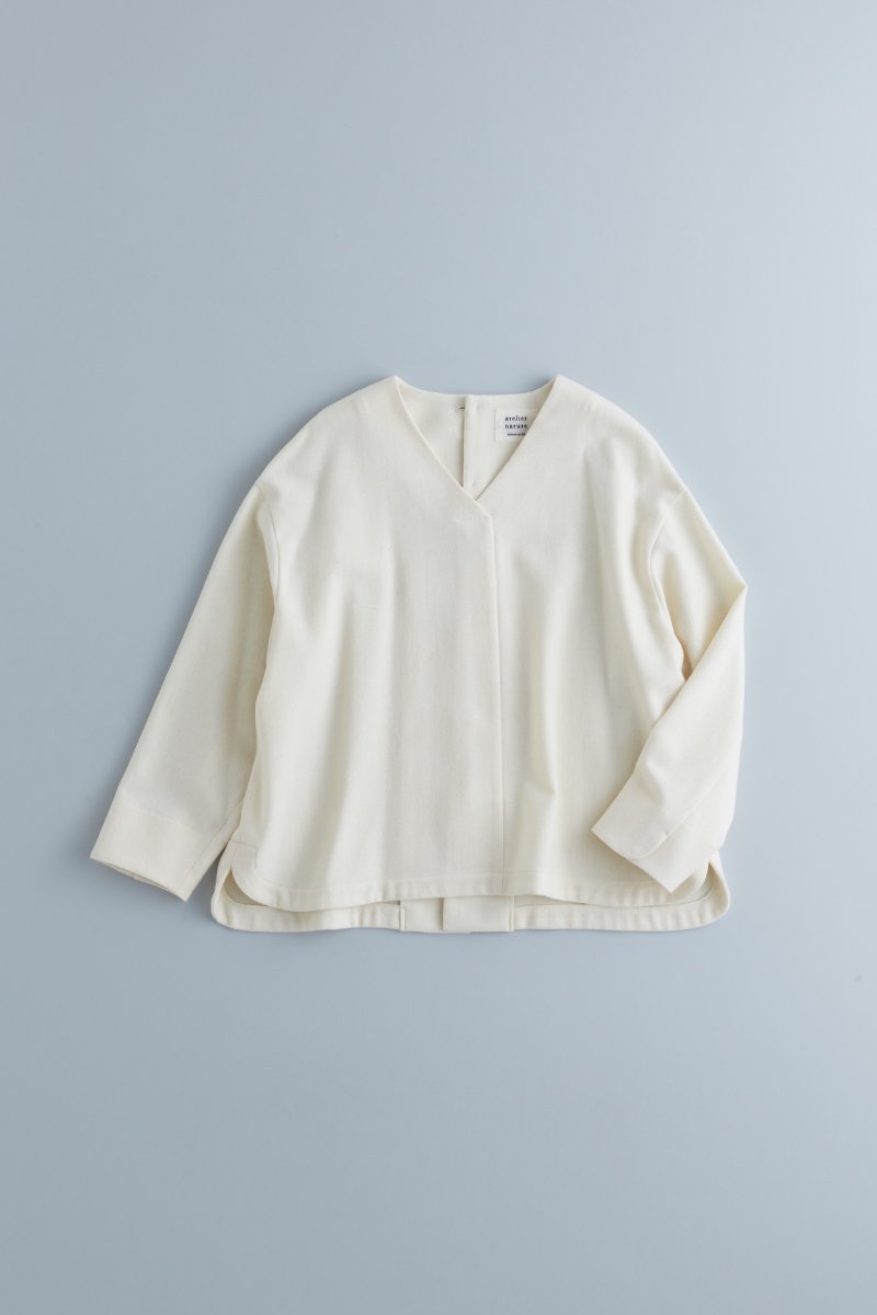 wool frano V-neck pull-over / off white