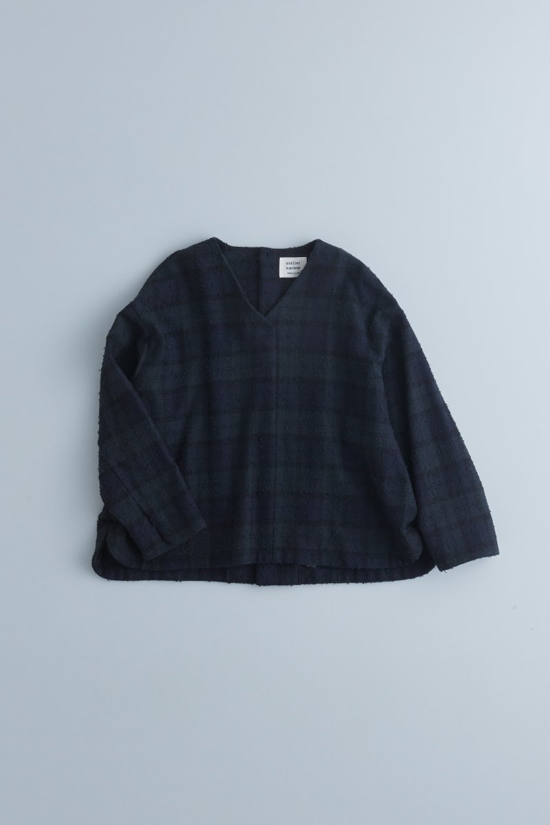 wool frano V-neck pull-over / needle punch