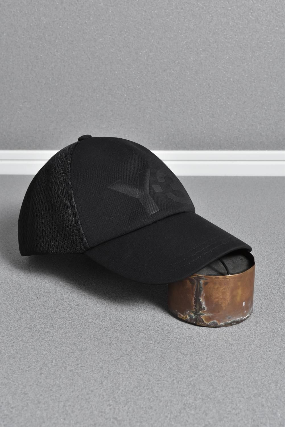 美品 Y 3 メッシュキャップ 黒 ワイスリー ヨウジヤマモト ブランド古着のセレクトショップ Le Construction Store 大阪北堀江 Rick Owensやboris Bidjan Saberi Incarnationなどのユーズド販売 美品 Y 3 メッシュキャップ 黒 ワイスリー ヨウジヤマモト ブランド古着のセレクトショップ Le Construction Store 大阪北堀江 Rick Owensやboris Bidjan Saberi Incarnationなどのユーズド販売