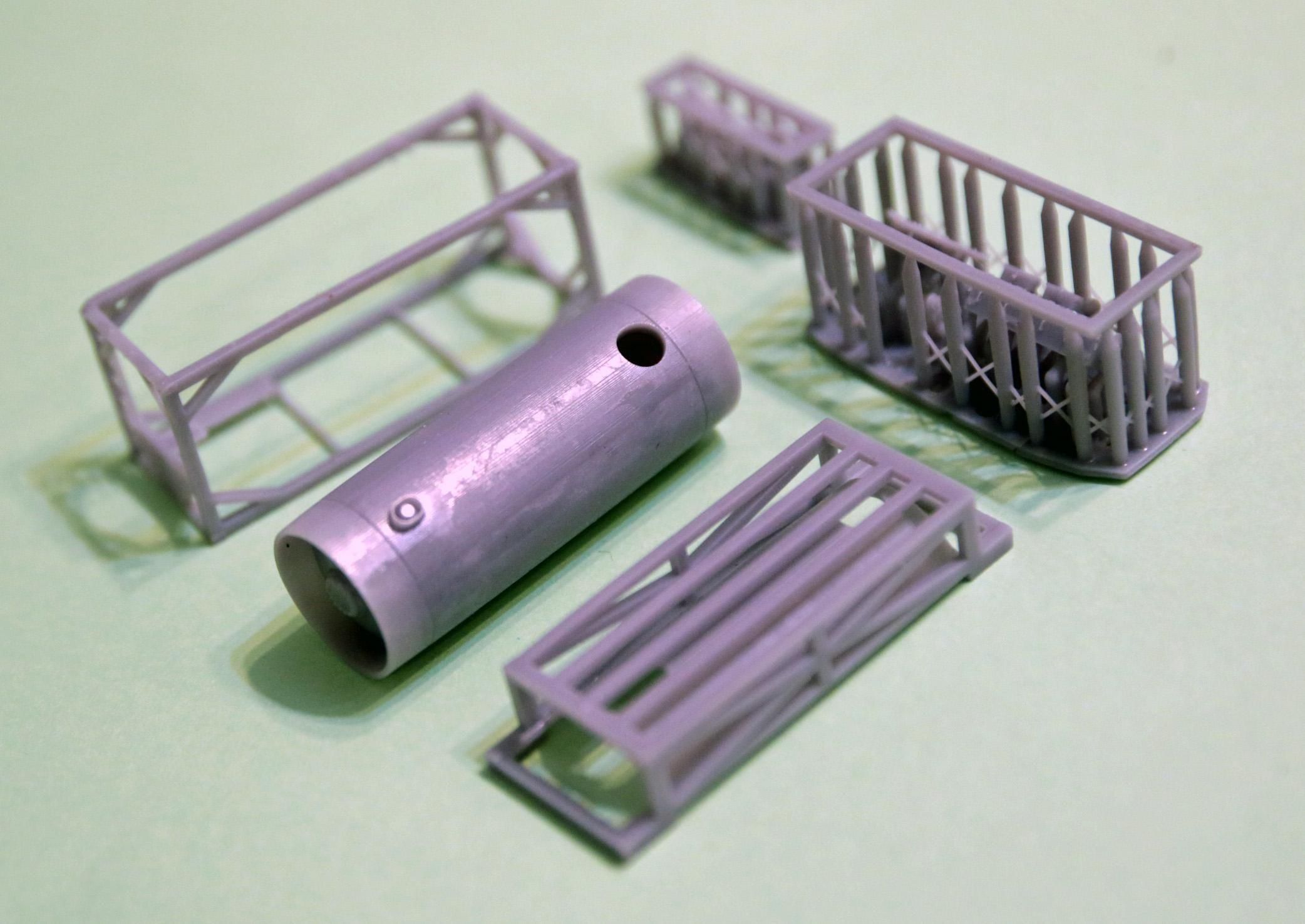 Nゲージ タンクコンテナ 私有UT1形タンクコンテナ(2個入・ツートンカラー) 品番：3114