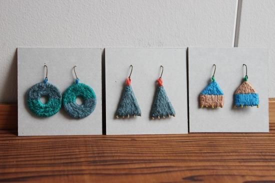 川名萌子 刺繍ピアス 家