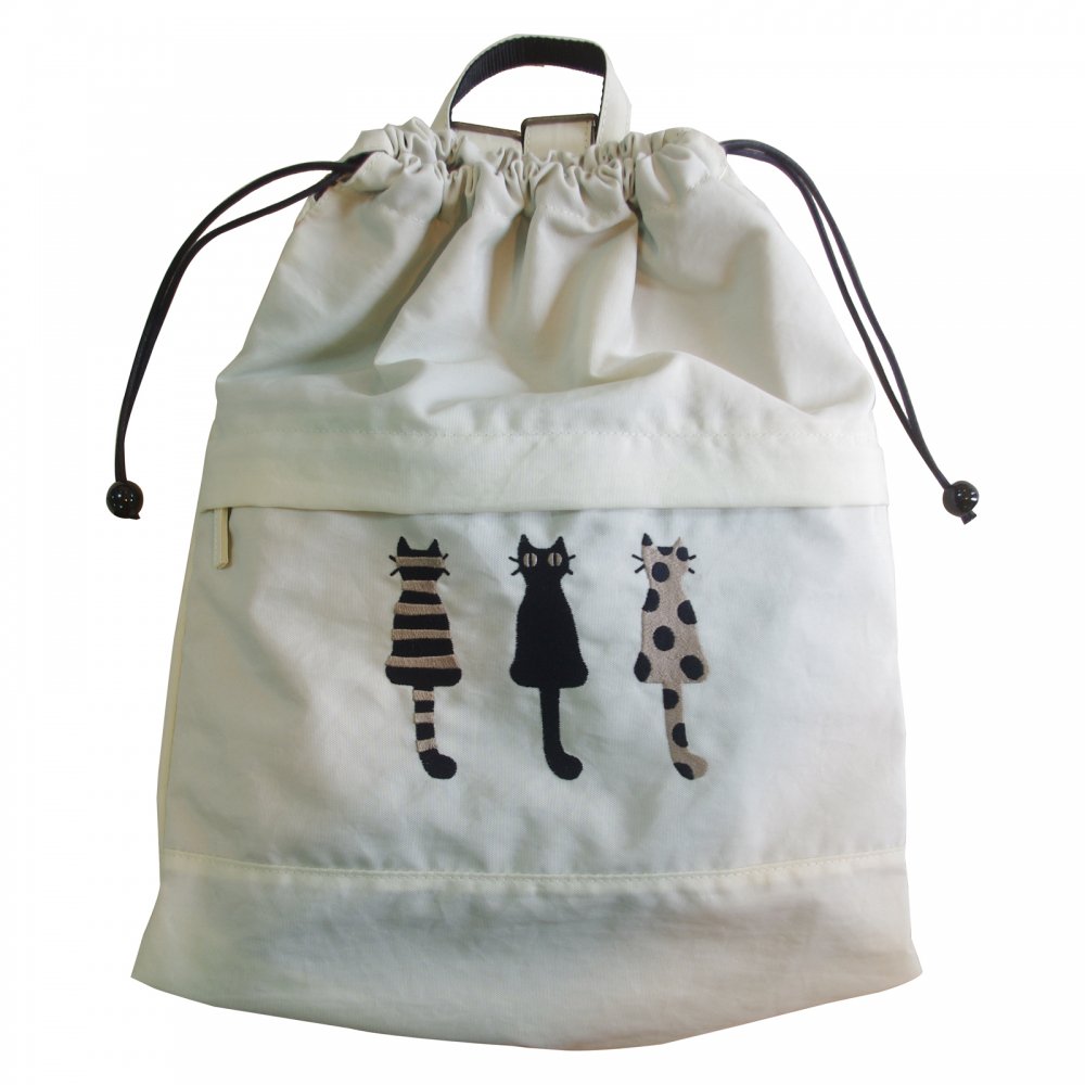 仲良し猫　刺繍ナップサック （アイボリー） - Atsuko Matano 公式オンラインショップ