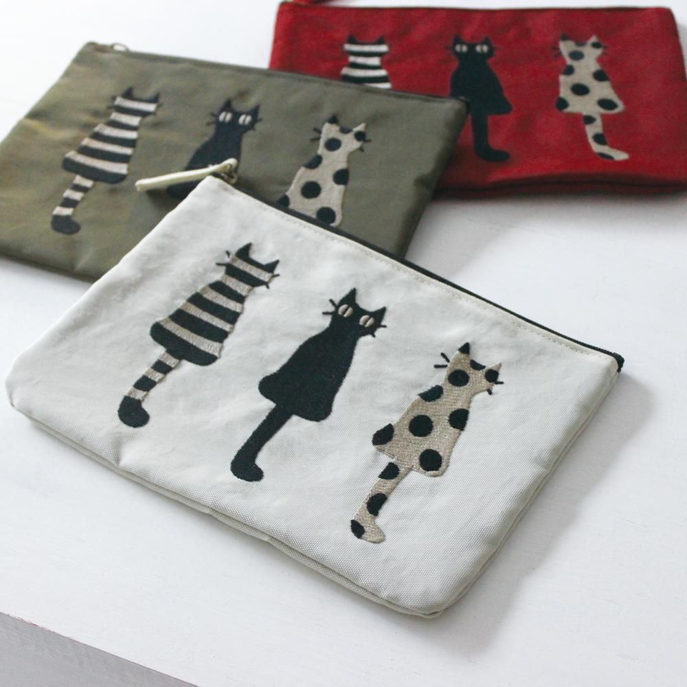 仲良し猫 刺繍平ポーチ （アイボリー） - Atsuko Matano 公式
