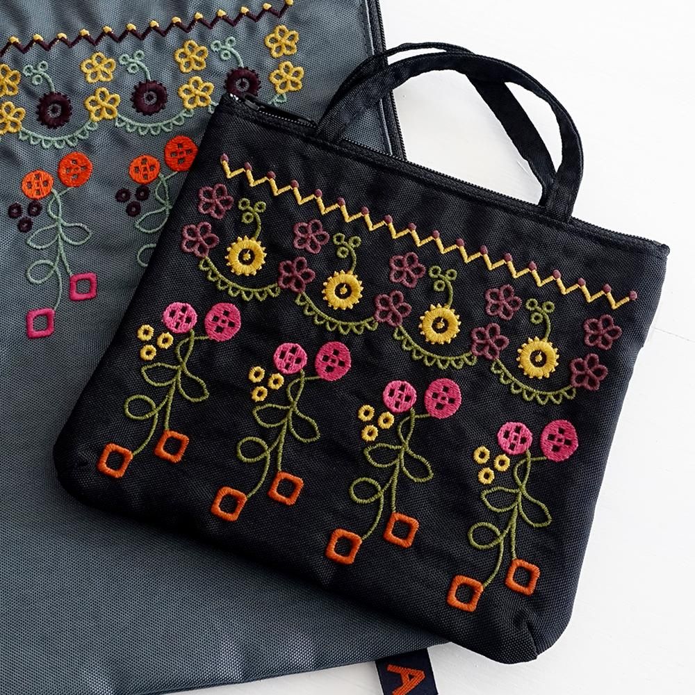 刺繍ポーチ 花の刺繍 - Atsuko Matano 公式オンラインショップ 刺繍ポーチ 花の刺繍 - Atsuko Matano 公式オンラインショップ