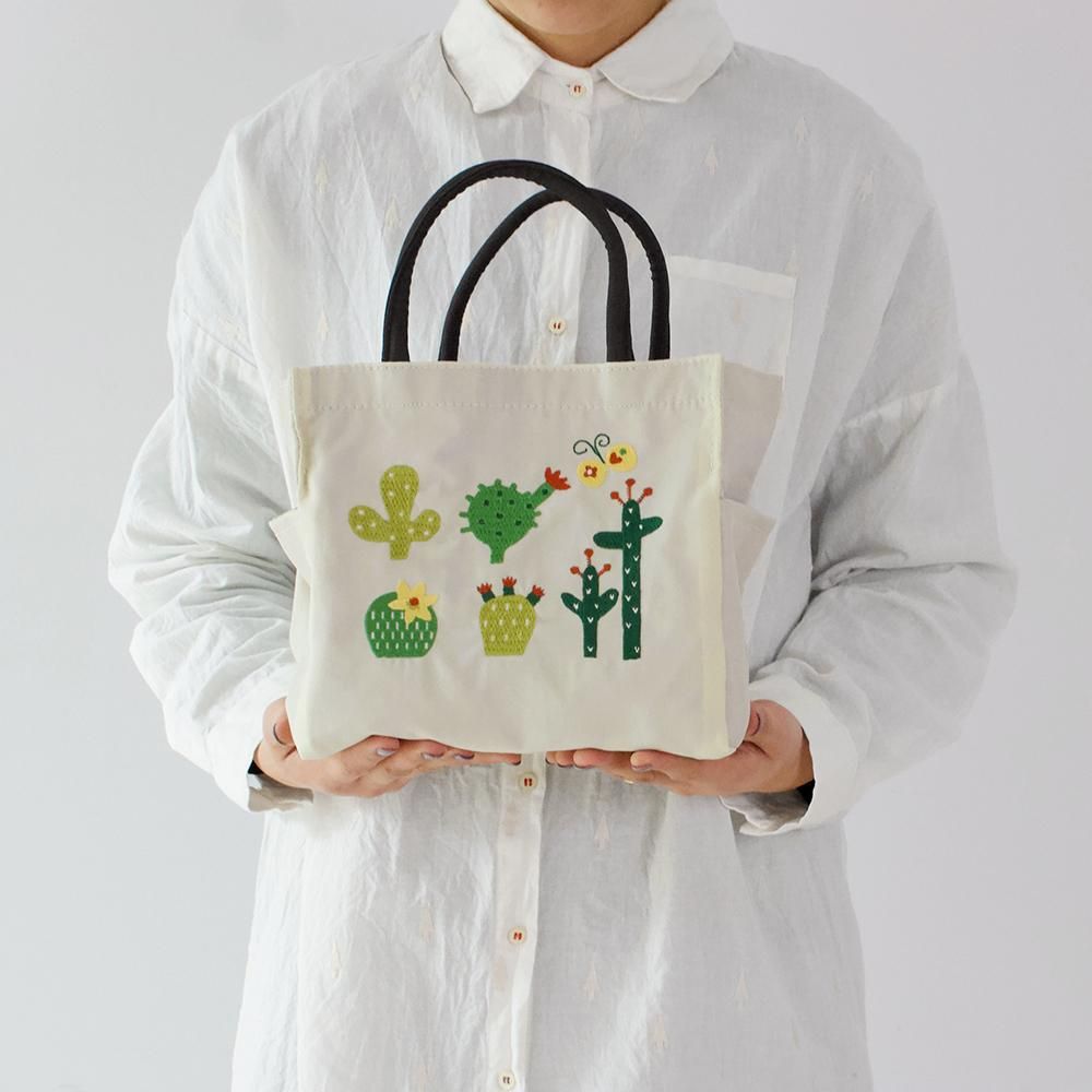まんまのまんま　刺繍　手提げトート　新品タグ付き 152214358_o2.jpg?