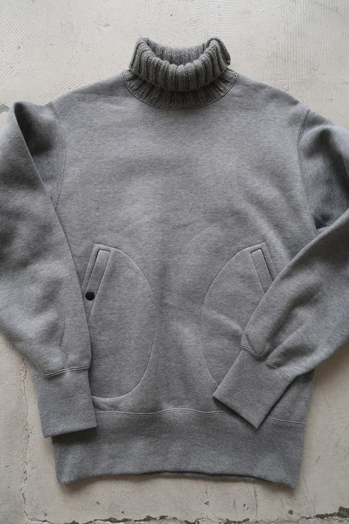 KeyHole KA021 Turtleneck SweatShirt［Gray］