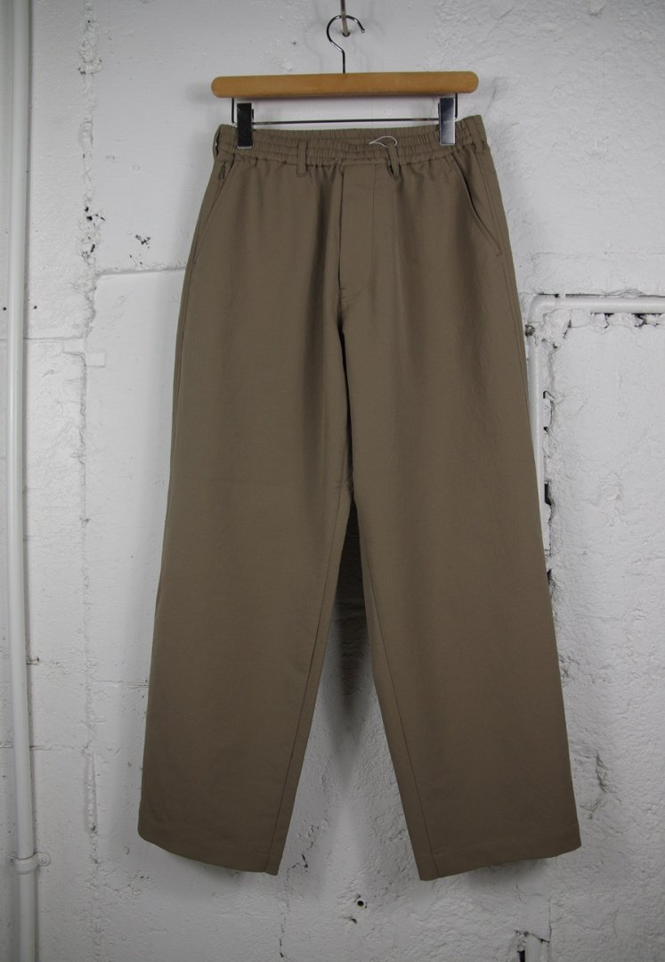 NANAMICA SUCS313 ALPHADRY WIDE EASY PANTS [TAUPE]