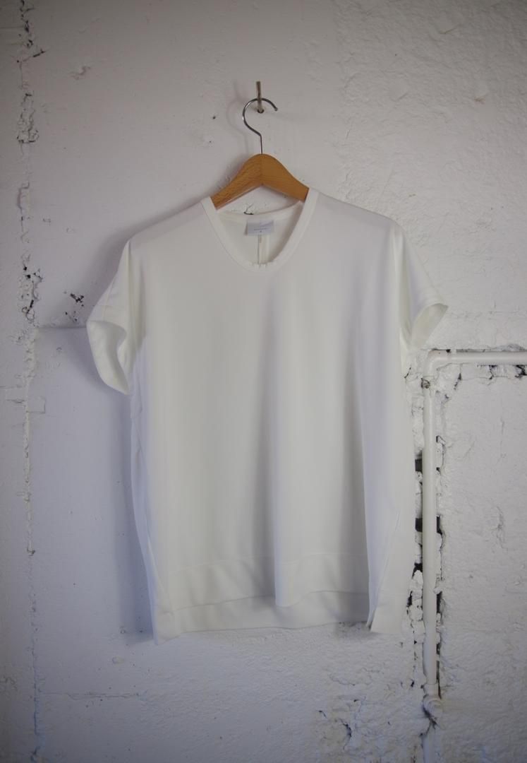 NO CONTROL AIR CA_NC0303TO マットポリエステル・ダブルジャージ　クルーネック　フレンチスリーブ　[OFF WHITE]