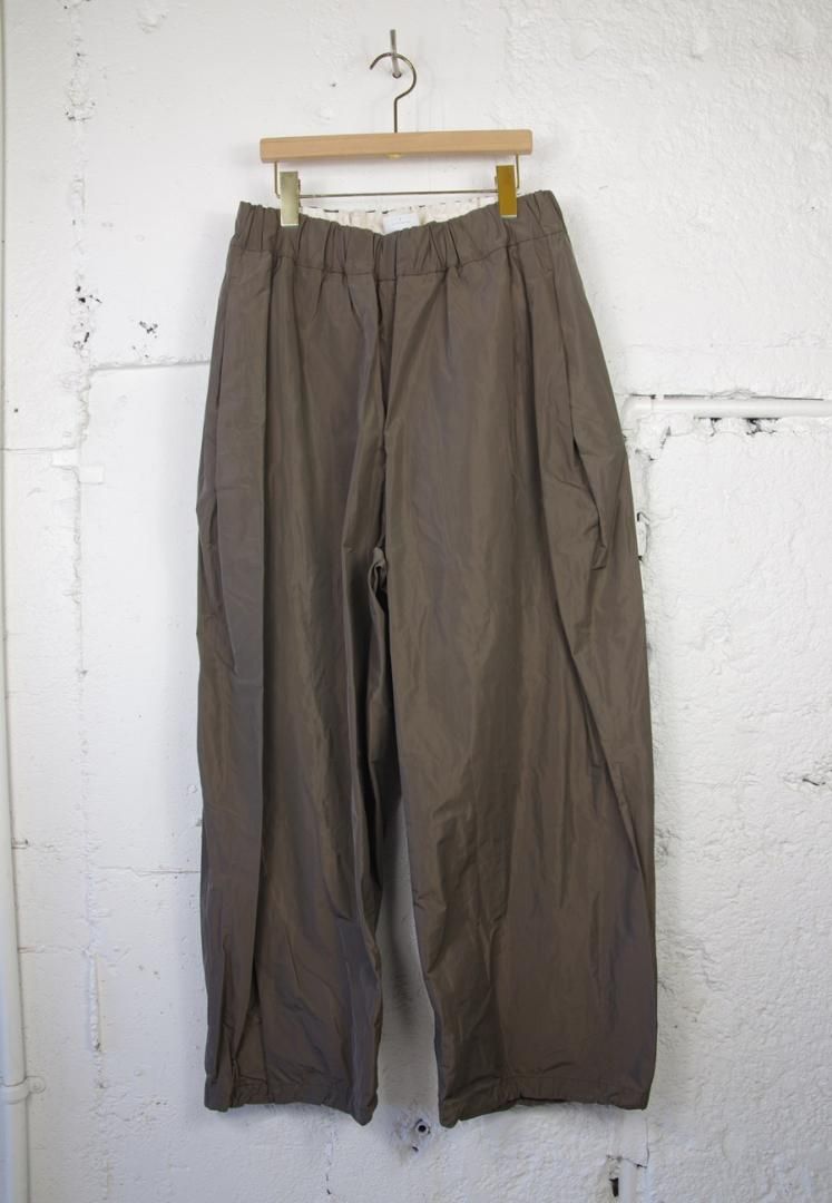 NO CONTROL AIR DR_NC0104PF シェイプメモリーポリエステル・ウェザー モモヤマパンツ　ワイド[TAUPE]