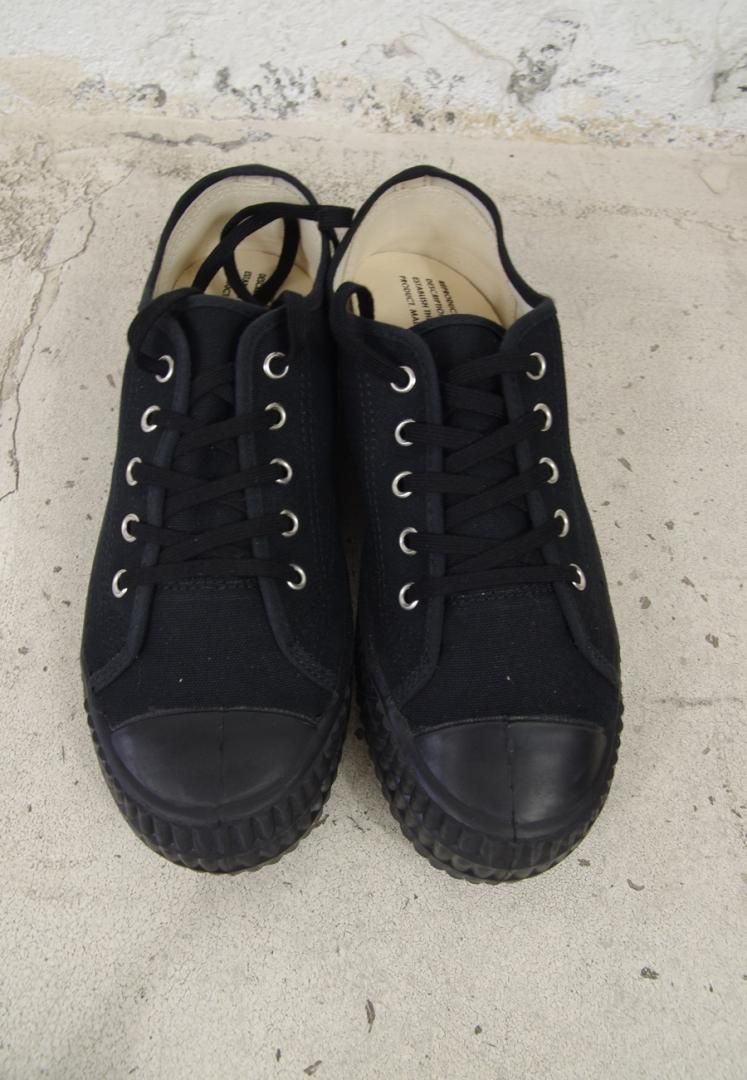 REPRODUCTION OF FOUND 900F SOVIET MILITARY TRAINER [BLACK/BLACK SOLE]