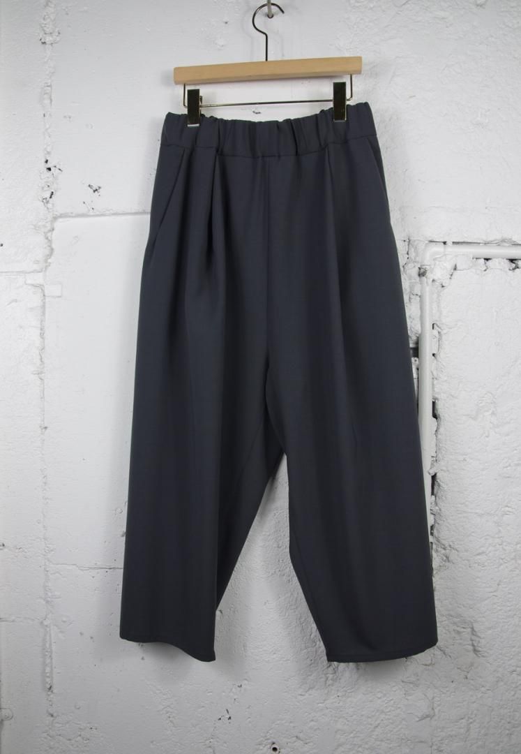NO CONTROL AIR LE_NC0806PF スパンポリエステル・ドレープカルゼ サルエルパンツ　テーパードシルエット　9分丈　[SLATE GREY]