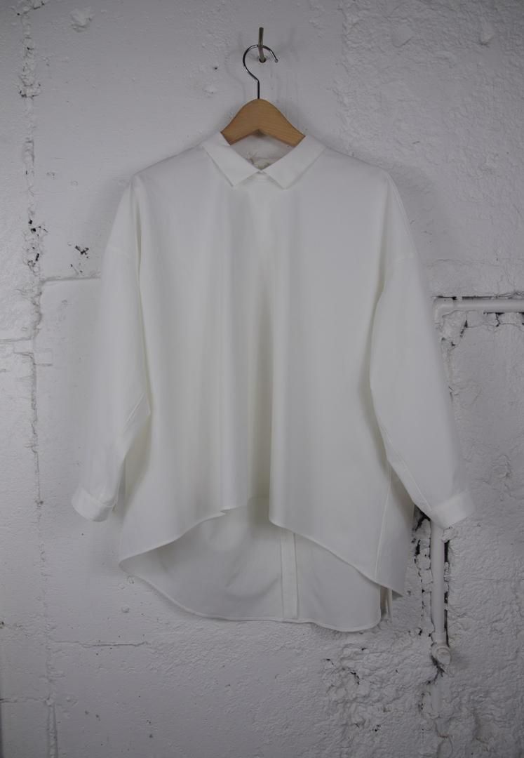 NO CONTROL AIR LE_NC0507PO ストレッチポリエステル・マットタイプライタ－　襟付きプルオーバー　オーバーサイズ　[OFF WHITE]