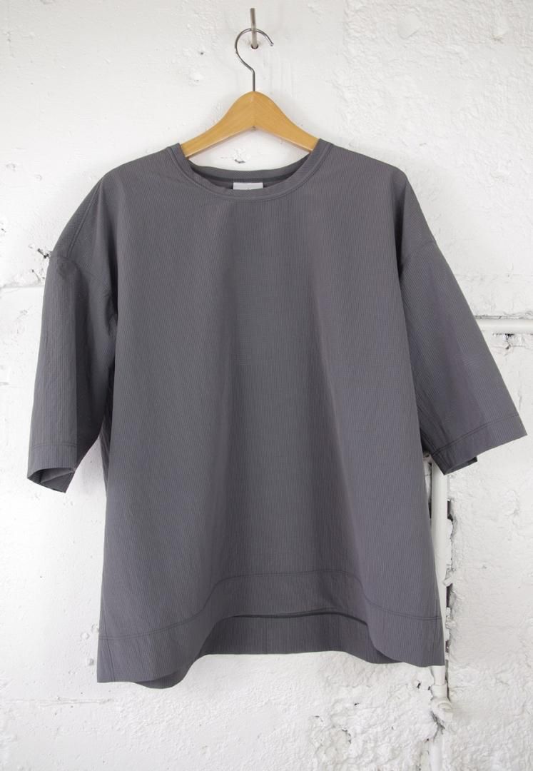 NO CONTROL AIR LE_NC1003PO エアベント・メッシュタフタ クルーネックプルオーバー　オーバーサイズ[STONE GREY]