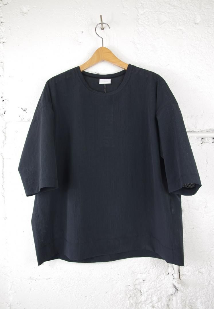 NO CONTROL AIR LE_NC1003PO エアベント・メッシュタフタ クルーネックプルオーバー　オーバーサイズ[BLACK]