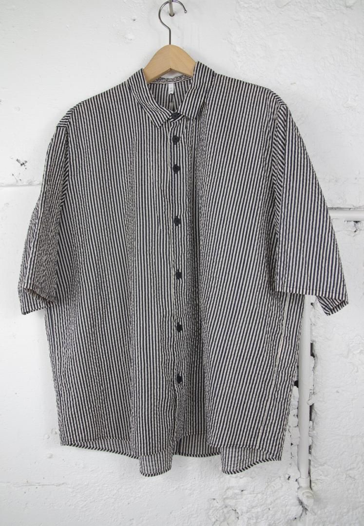 FIRMUM LE_FR1206S5 1/80 スターチコットン・ストライプローン 台襟付きシャツカラー　半袖シャツ[NAVY×BEIGE]