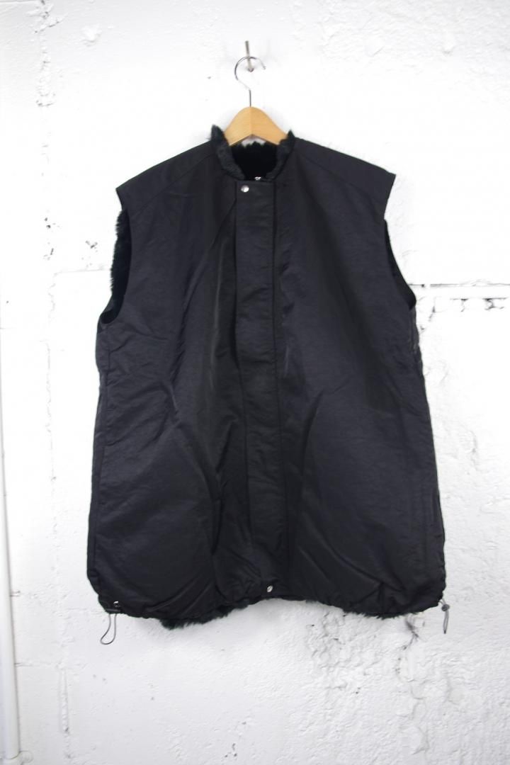 ALWEL CRINY FUR-1 REVERSIBLE SLEEVELESS JACKET [BLACK]