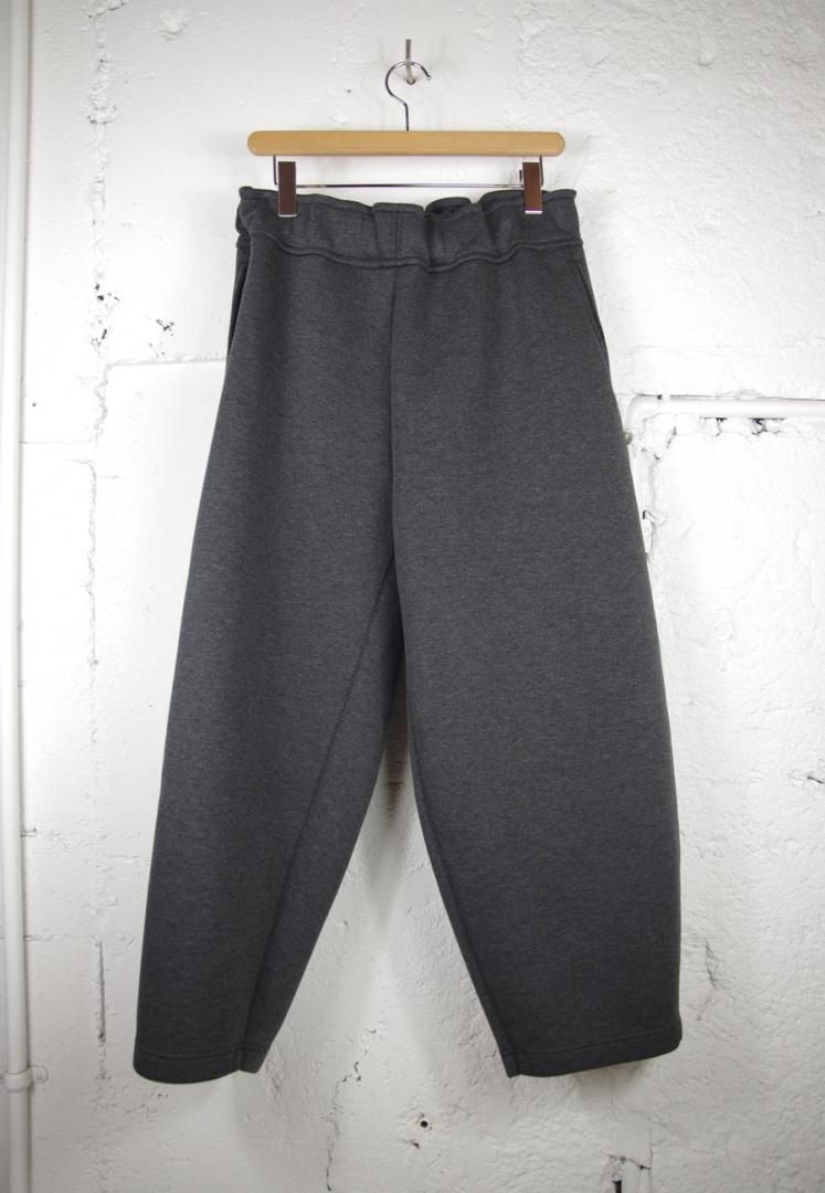 FIRMUM SN_FR1104TP アツカル｜コットン・アツカル　ダンボールニット カーブテーパードパンツ　[DARK GREY TOP]