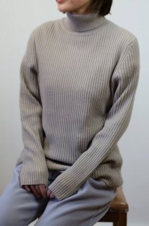 <img class='new_mark_img1' src='https://img.shop-pro.jp/img/new/icons14.gif' style='border:none;display:inline;margin:0px;padding:0px;width:auto;' />TURTLENECK Cashmere 