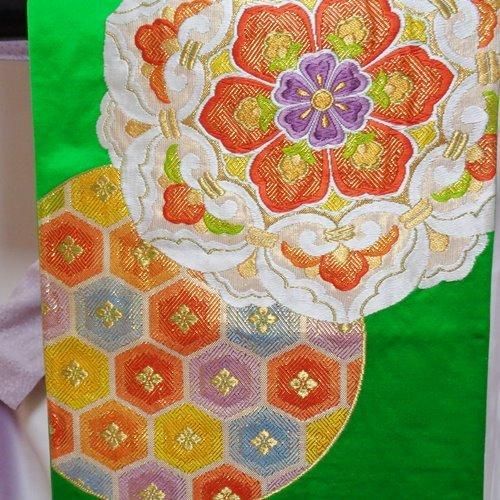 袋帯 緑西陣織 金色有職文様亀甲模様 古典柄 振袖用、ピンクや 袋帯 緑西陣織 金色有職文様亀甲模様 古典柄 振袖用、ピンクや