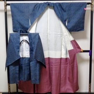 和服アンサンブル 女性用紬 正絹 村山大島紬 東村山市の幻の織物 青の幾何学模様 美品 145cmの身長の方向け
