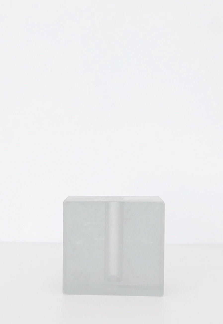 ACRYLIC VASE -G