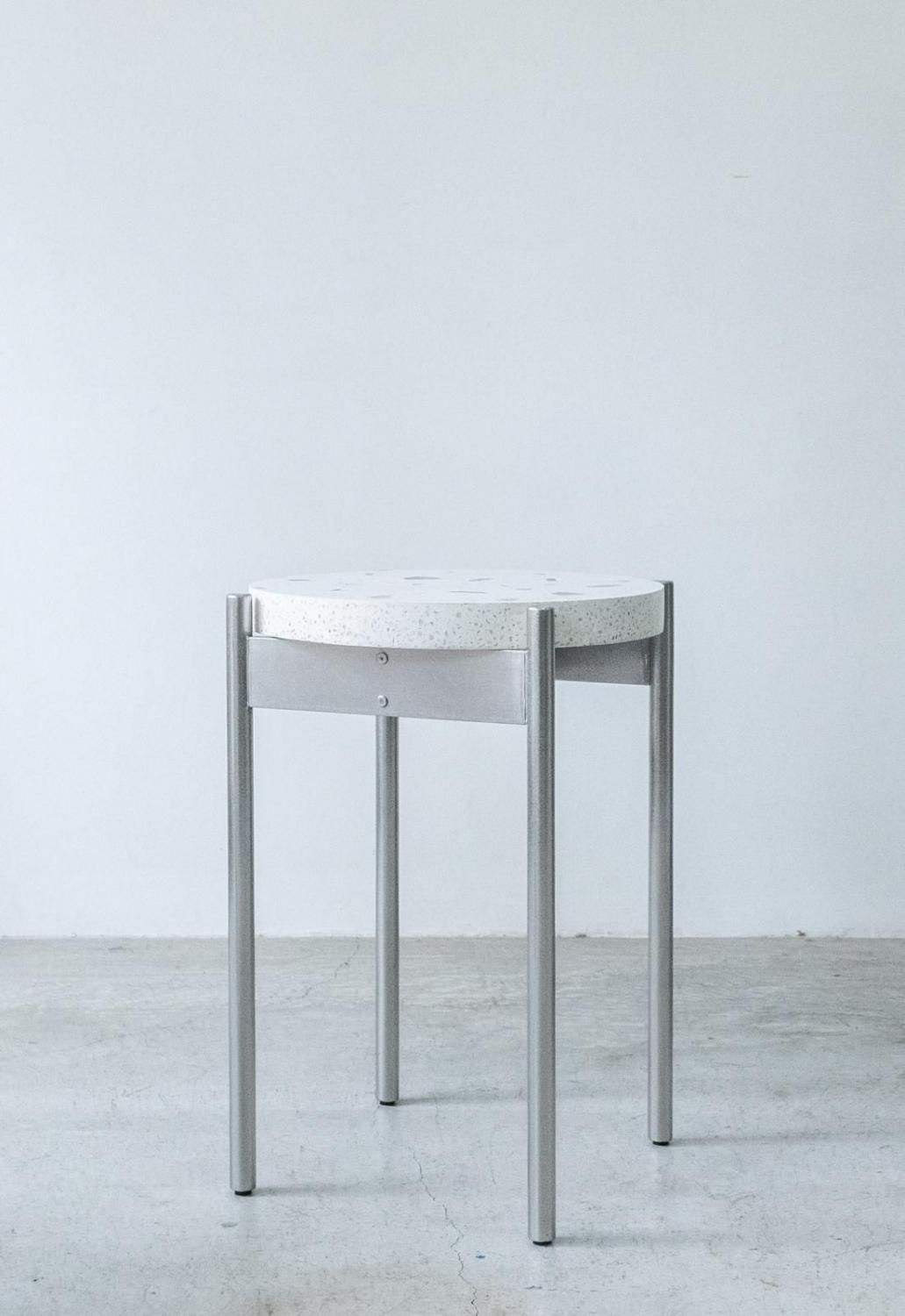 SIDE TABLE -TERAZZO