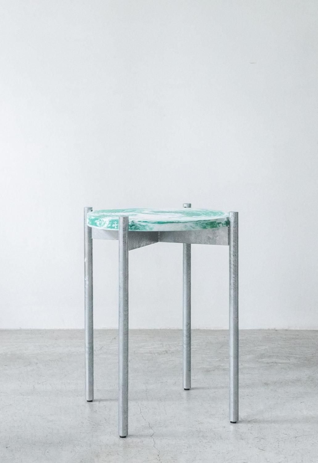 SIDE TABLE-recycled plastic