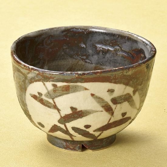 美濃焼志野草花紋皿