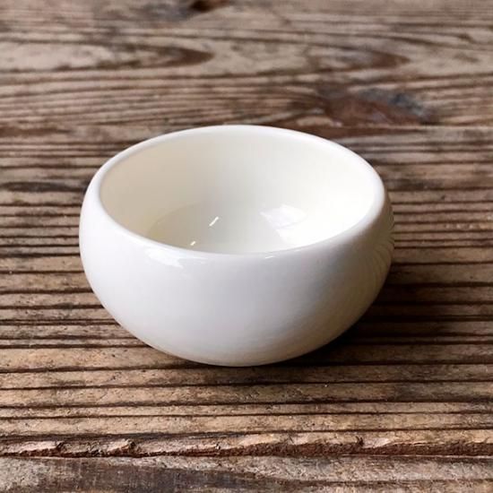 高らい丸のぞき 和食器 刺身用千代久 業務用 約5 6cm さしみ用 お造り用 しょうゆ入れ 醤油皿 たれ用 タレ皿 珍味皿 業務用食器を産地からお届けします みんなの倉庫 高らい丸のぞき 和食器 刺身用千代久 業務用 約5 6cm さしみ用 お造り用 しょうゆ入れ 醤油皿 たれ用 タレ皿 珍味皿 業務用食器を産地からお届けします みんなの倉庫