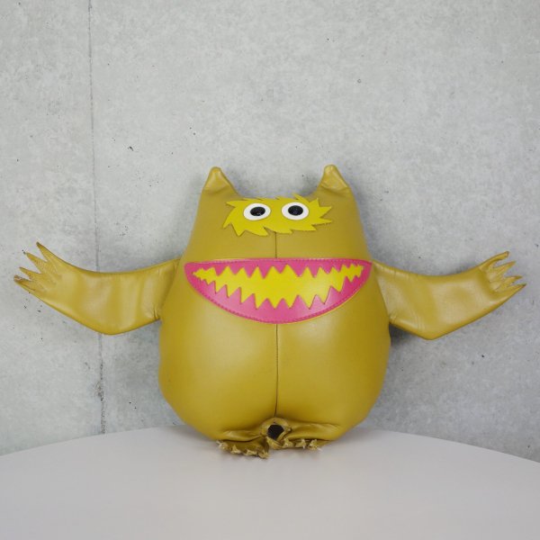 Nauga Monster Large (Vintage)<img class='new_mark_img2' src='https://img.shop-pro.jp/img/new/icons47.gif' style='border:none;display:inline;margin:0px;padding:0px;width:auto;' />