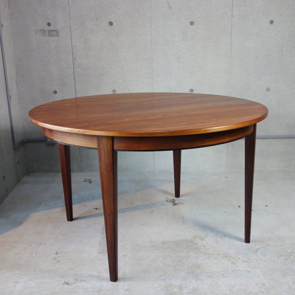 Round Dining Table Model 55 / Rosewood