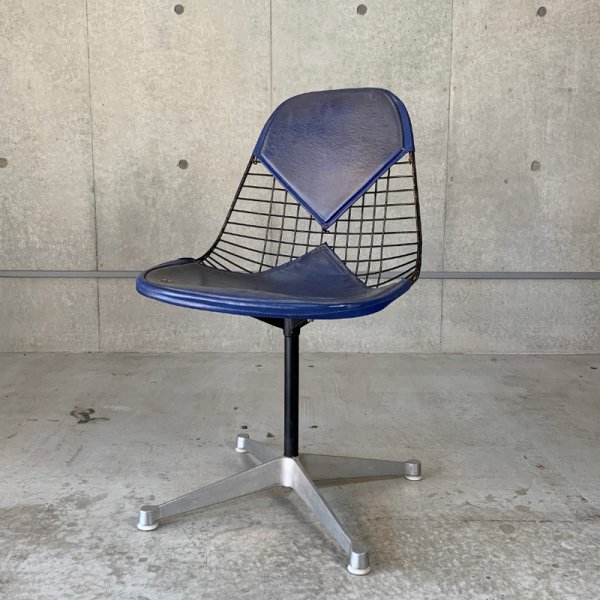Eames Wire Chair with Contract Base