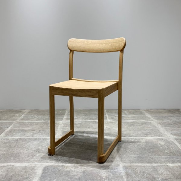 Atelier Chair (アトリエチェア) / Natural Oak<img class='new_mark_img2' src='https://img.shop-pro.jp/img/new/icons22.gif' style='border:none;display:inline;margin:0px;padding:0px;width:auto;' />